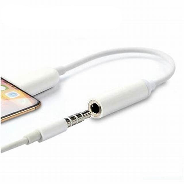 LIGHTNING TO AUX ADAPTER PARA APPLE